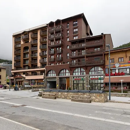 Le Mont Louis - Acces Direct Remontees Mecaniques Les Angles (Pyrenees-Orientales)